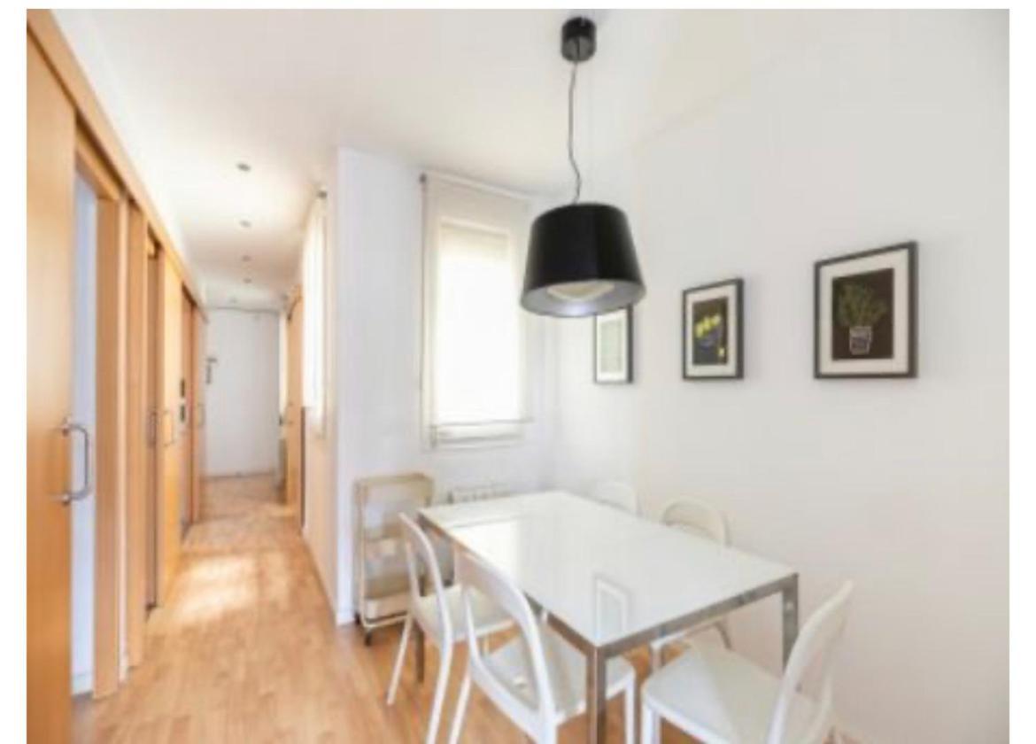 Apartamento Elyo Apartment บาร์เซโลนา ภายนอก รูปภาพ